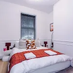 Stylish 1bed Flat Centre Sleeps 4 *