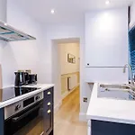 Stylish 1bed Flat Centre Sleeps 4 Apartment