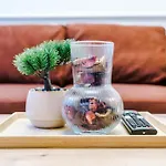 Stylish 1bed Flat Centre Sleeps 4 *