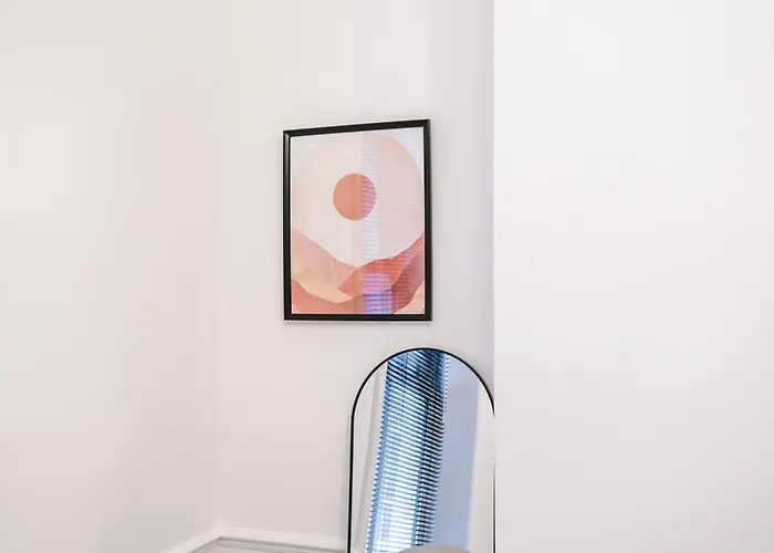 Апартаменты Stylish 1bed Flat Centre Sleeps 4 *