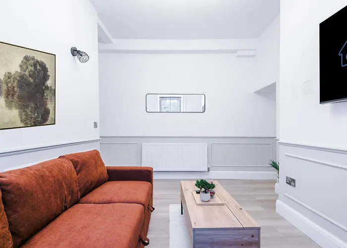 Апартаменты Stylish 1bed Flat Centre Sleeps 4 *